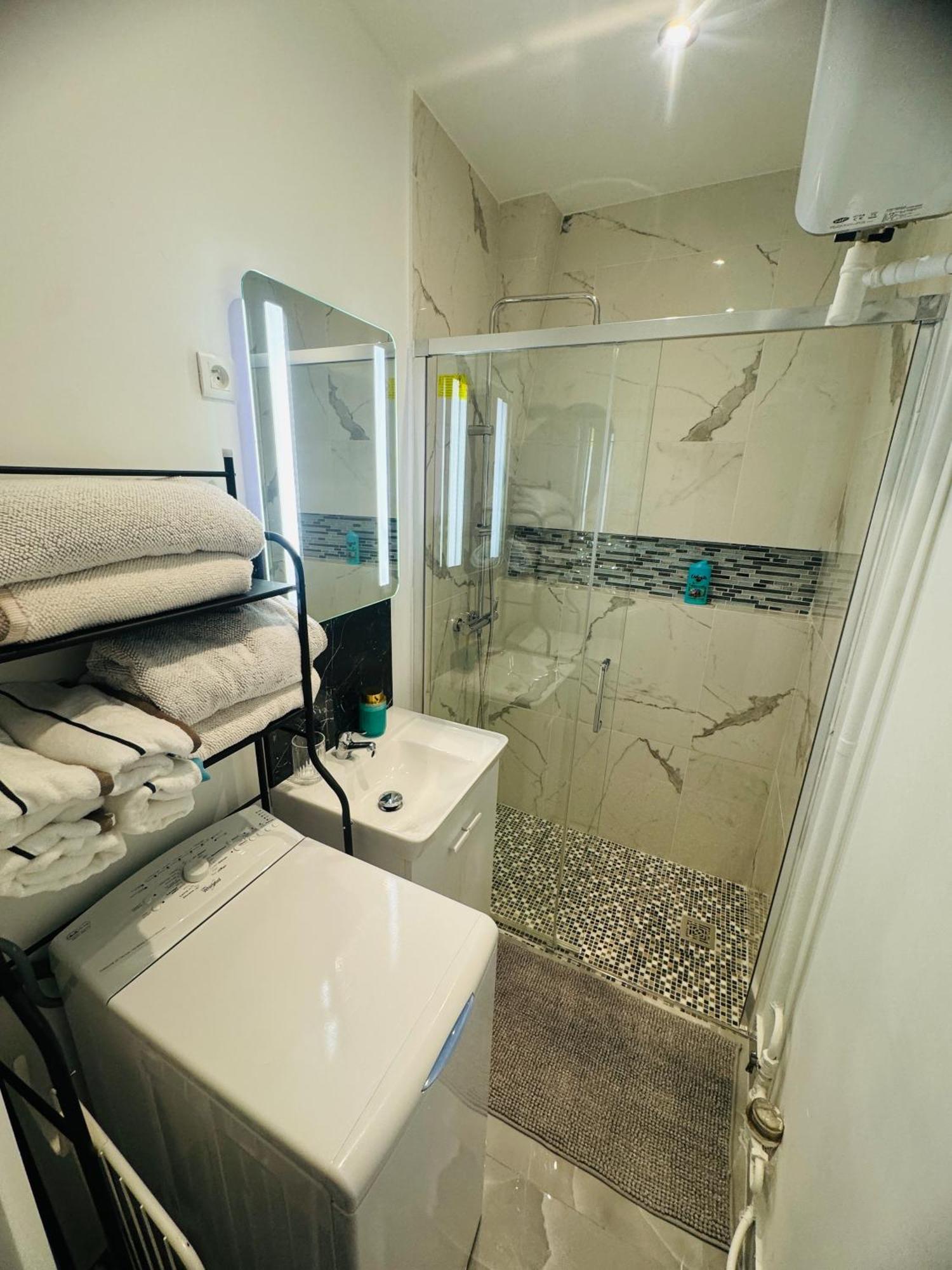 Charmante Appartement F2 Au Coeur De Paris 1Er Bagian luar foto